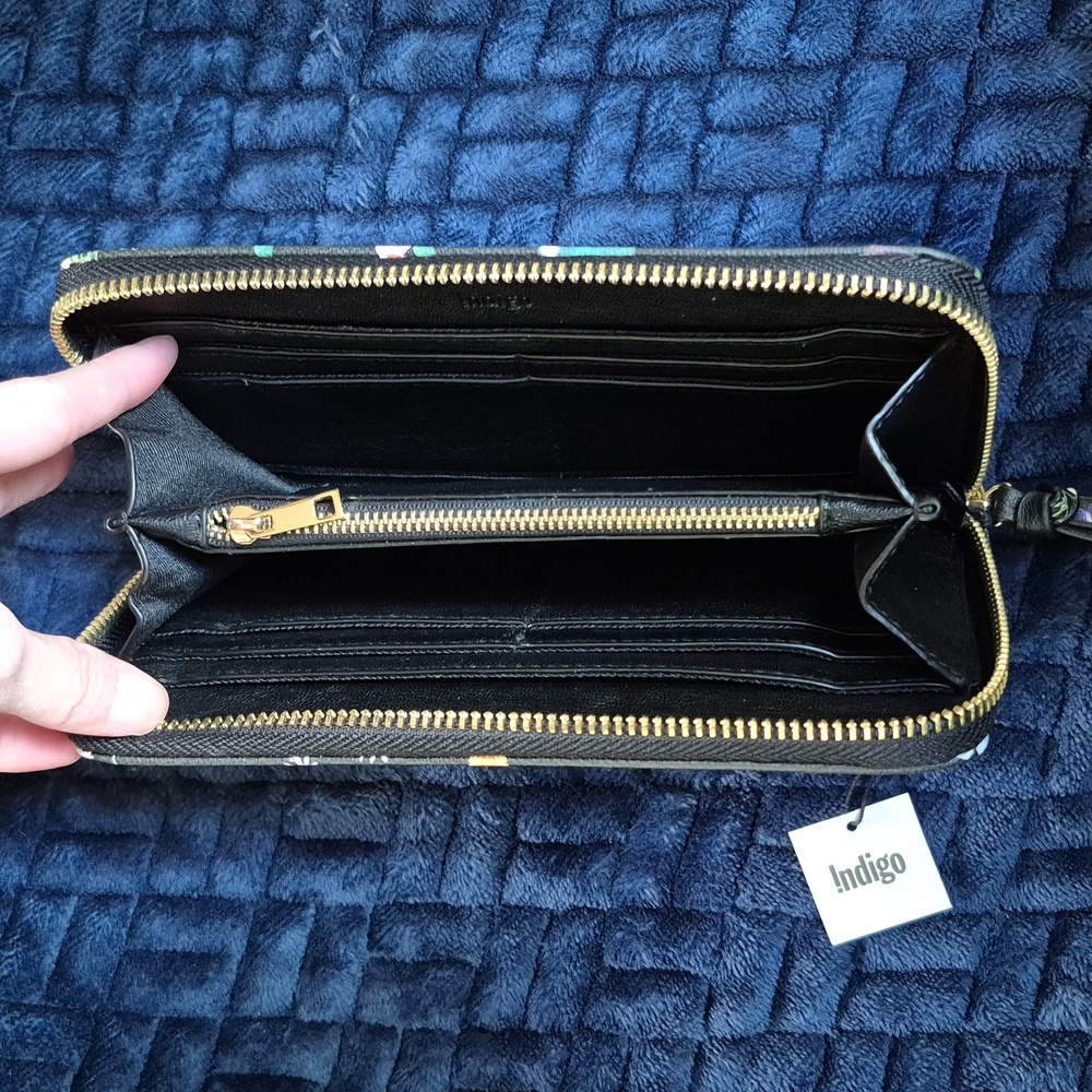 Floral Black Tri-Zippered Wallet From Indigo, New With Tags - Picture 5 of 12